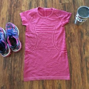 Lululemon pink T-shirt